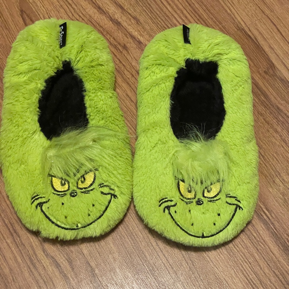 GRINCH HALLOWEEN CHRISTMAS SLIPPER SHOES